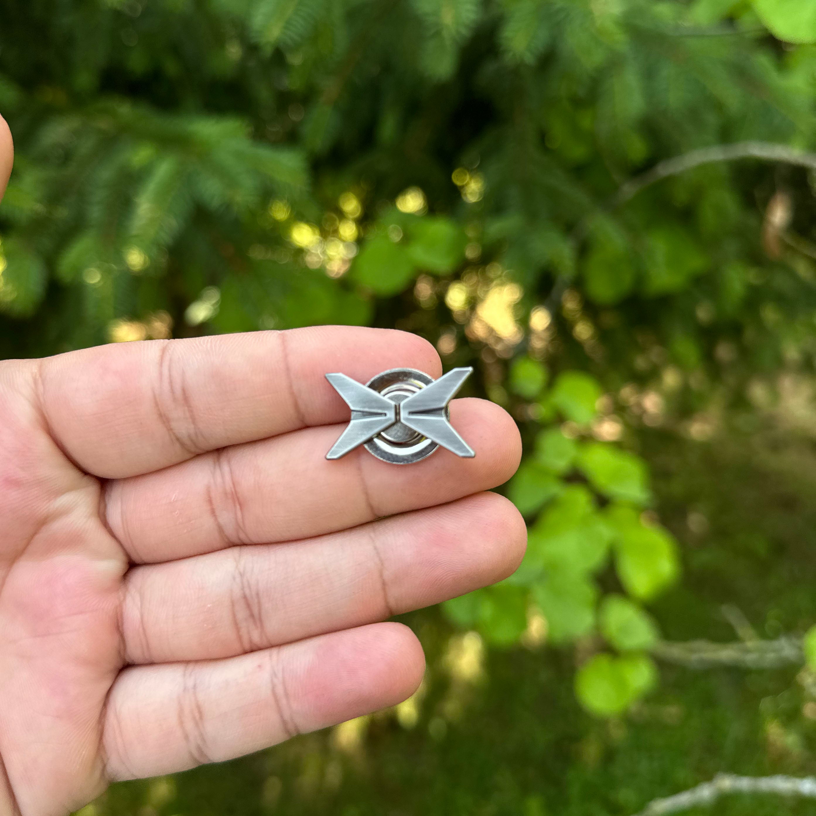Pins aimanté